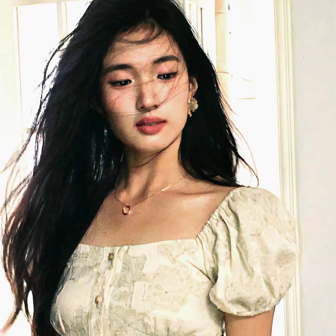 女孩罗塞玛莉